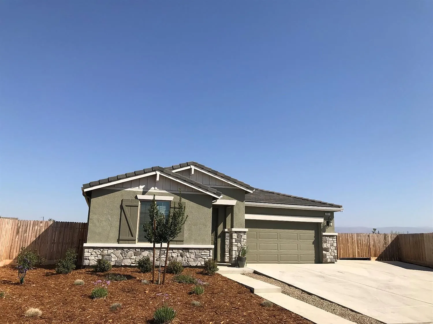 3841 Leigh Ln photo 1