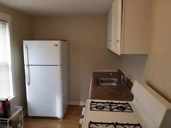 83 E Main St, Marlborough, MA