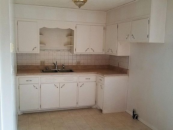 2nd image of 405 SE 6th St