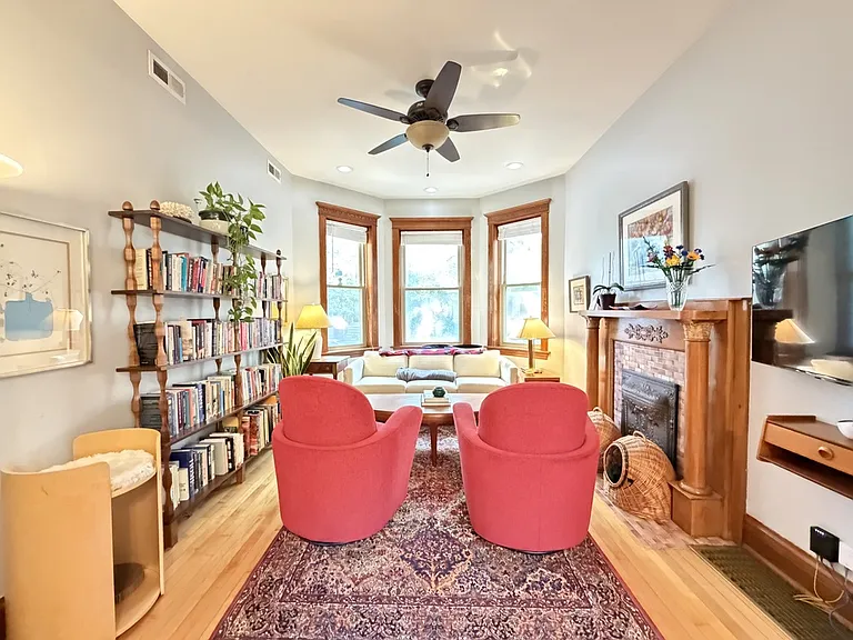 1874 N Leavitt St #M01R — Photo 11