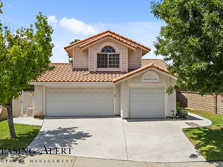 27653 Myrin Ct — Photo 1