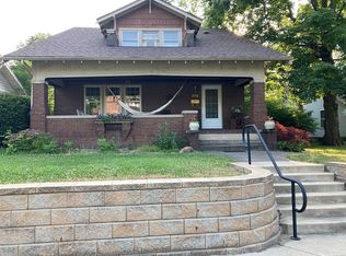 776 10th St, Charleston, IL 61920