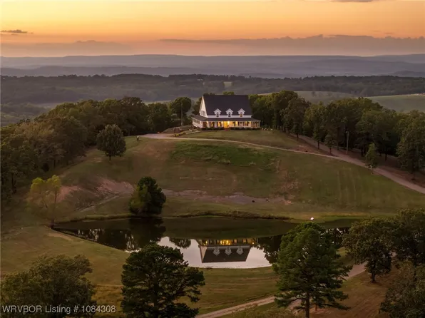 721 S 37th St, Ozark, AR 72949