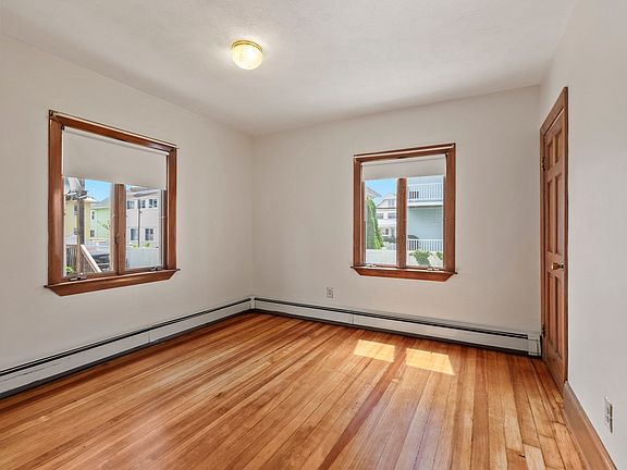 4th image of 35-37 Wright Ave #1