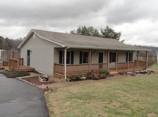 245 Woodside Dr, Chilhowie, VA 24319