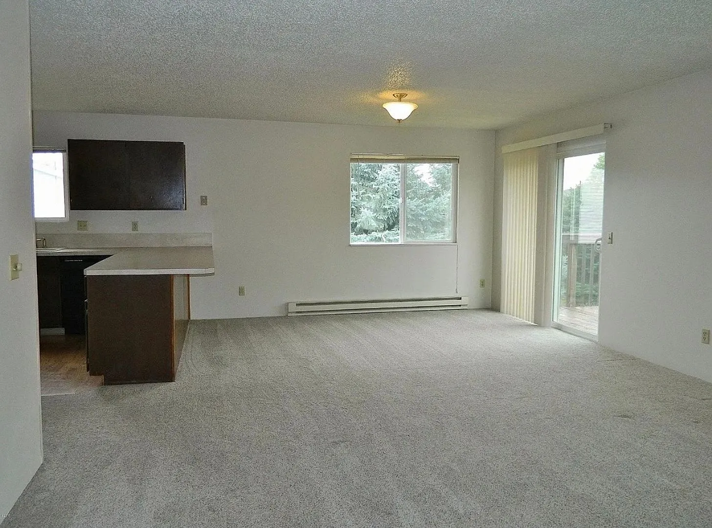 129 Hawthorn Avenue (HC) — Photo 3