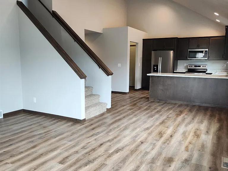 558 Grove St #558 — Photo 7