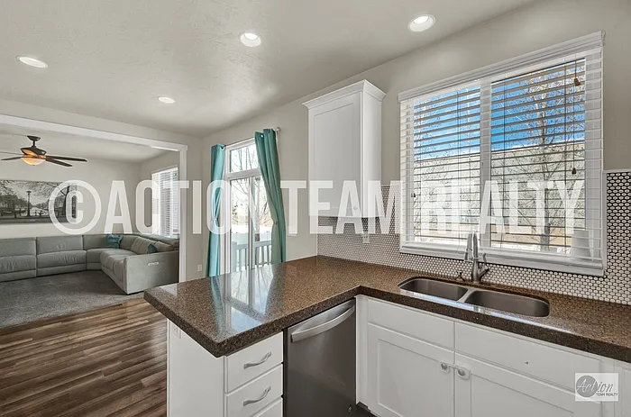 794 W Star Spangled Dr — Photo 9