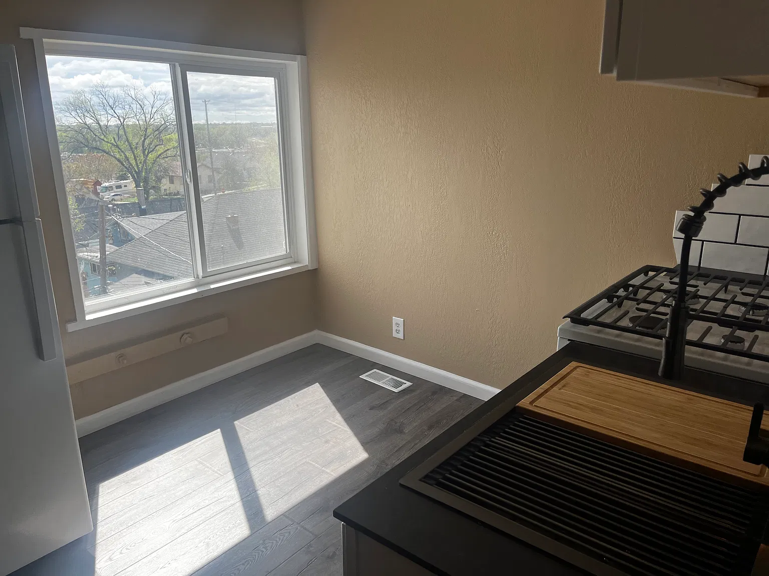 1 bed, 775 sqft, $925 — Photo 2