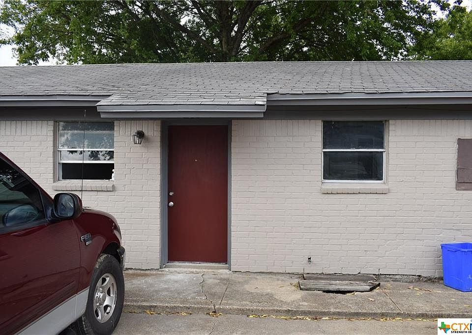 1st image of 208-214 E Reagan Ave