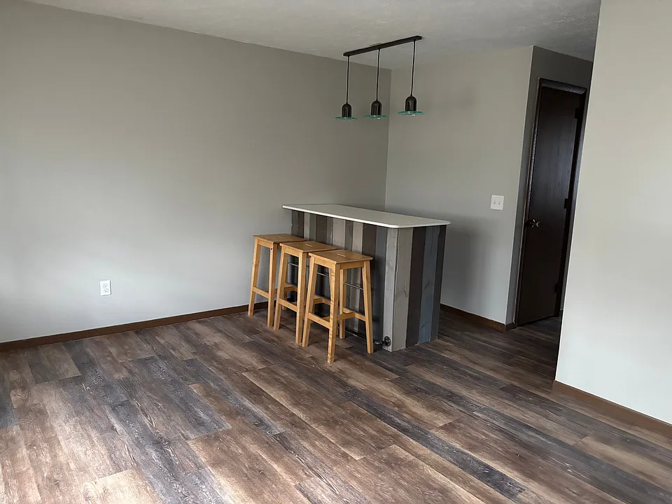 223 Summit St #1