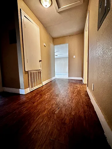 1315 Amanda St Photo 1