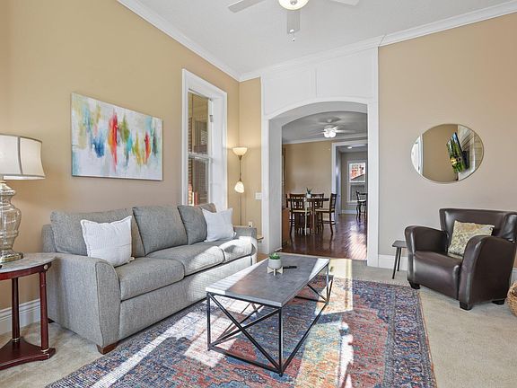 4th image of 1066 E Long St