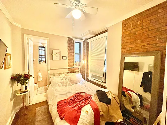 Rented by Century 21 Premier  | media 9