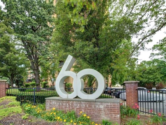 60 Parkway Dr #11C, East Orange, NJ 07017