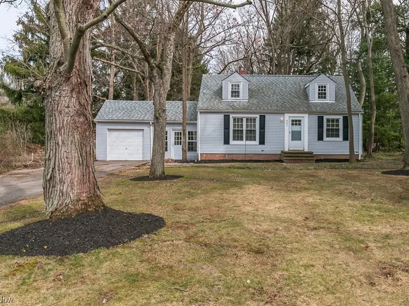 441 Douglas Blvd, Richmond Heights, OH 44143