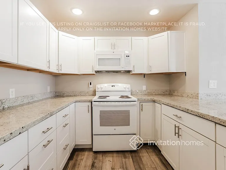 816 E Mountain View Rd — Photo 4