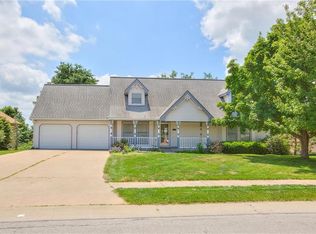 3213 NE 70th St, Kansas City, MO 64119