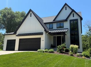 3908 Oak Rd, Minnetonka, MN 55345