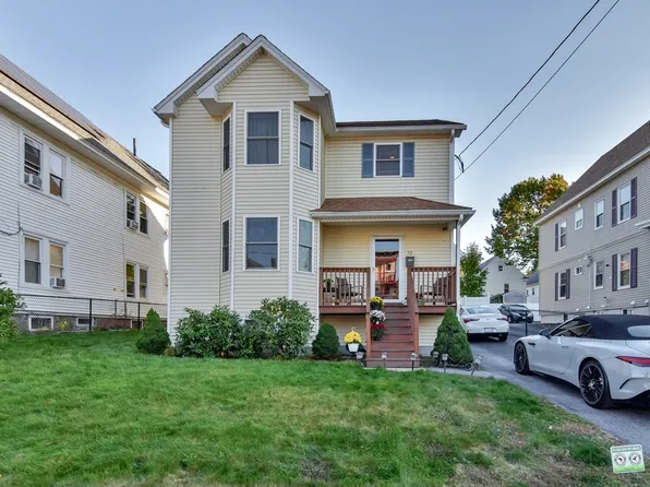32 Salem St, Lawrence, MA 01843