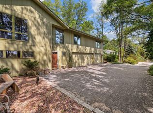 2933 State St, Porter, IN 46304