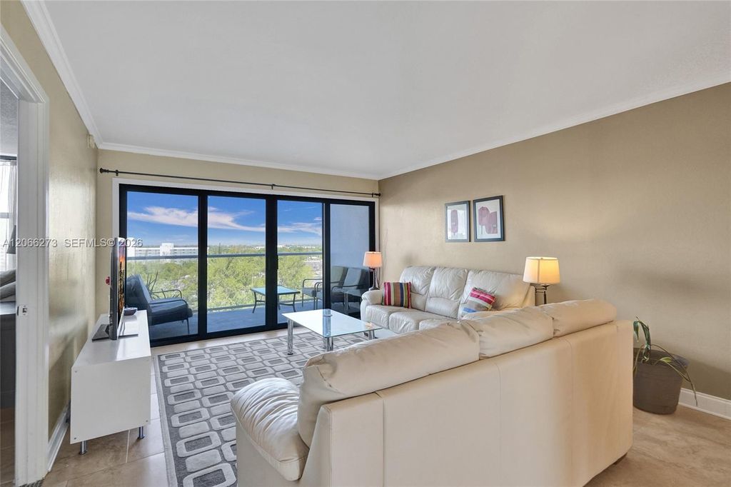 1401 N Riverside Dr APT 1005, photo 8