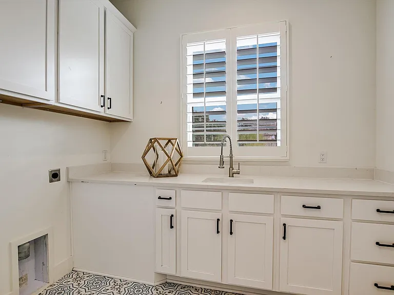 935 Wesley Ridge Dr — Photo 17