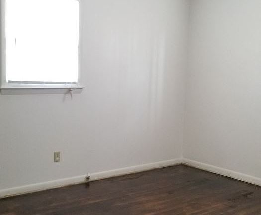 2nd image of 313 Hurdle Dr