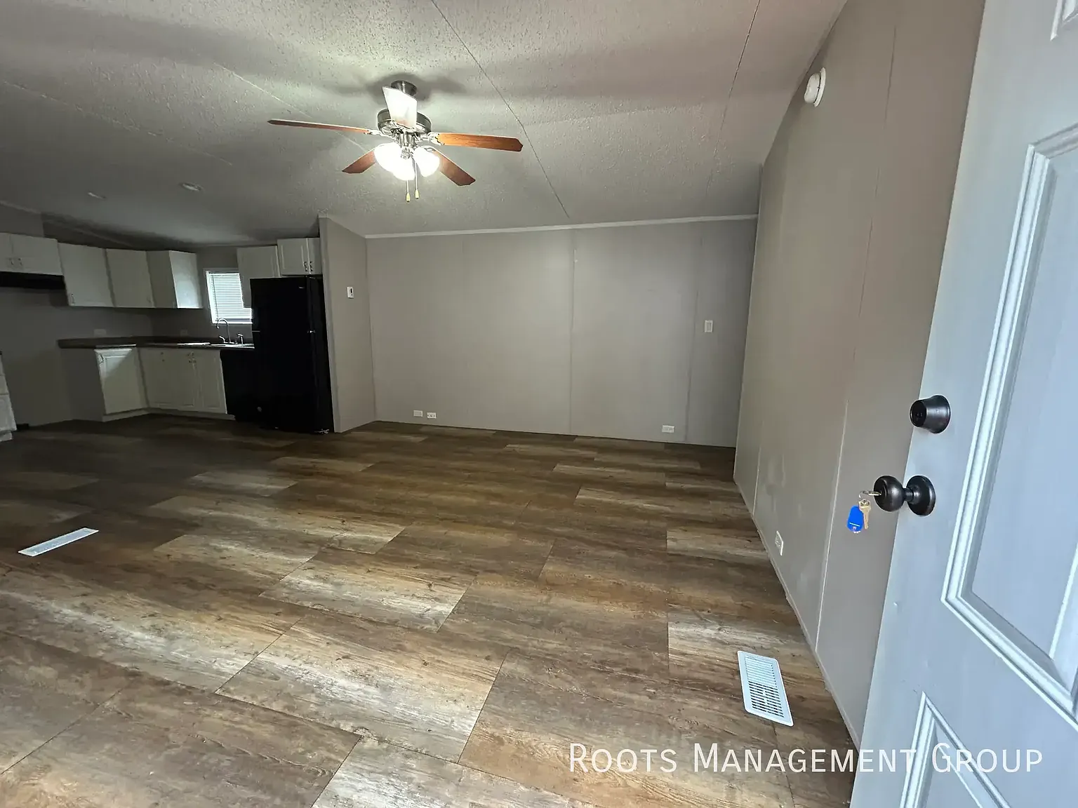 3 Bed 2 Bath Home Available for Lease at Riviera Courts - Apply Now! — Photo 2