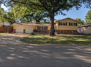1227 N Wood Ave, Wichita, KS 67212