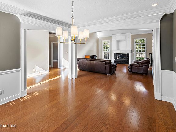 3rd image of 2520 Silverstone Ln