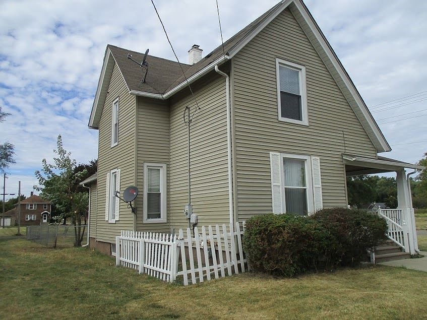 1st image of 805 15th St
