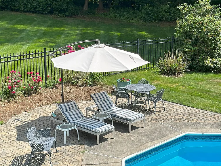 11 Van Campen Ln — Photo 15