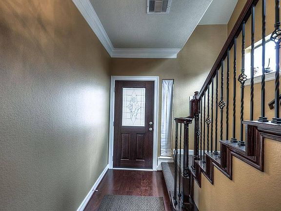 4th image of 2720 Kings Retreat Cir