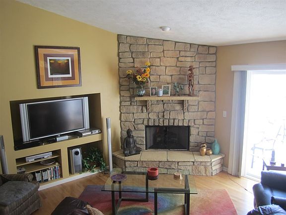 3rd image of 5332 S Fairfax Ct