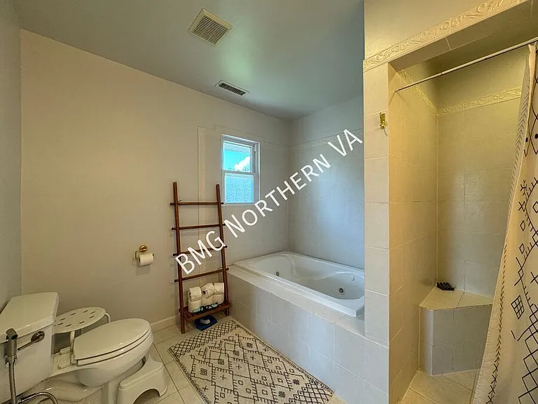 1909 Rollins Dr — Photo 34