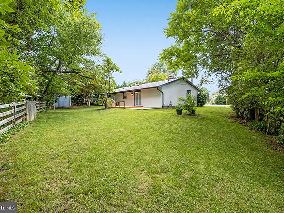 4th image of 6113 Clovergrass Dr