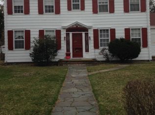 199 Smith St, Freeport, NY 11520
