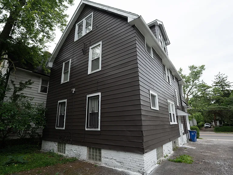 3659 E 131st St #B — Photo 8