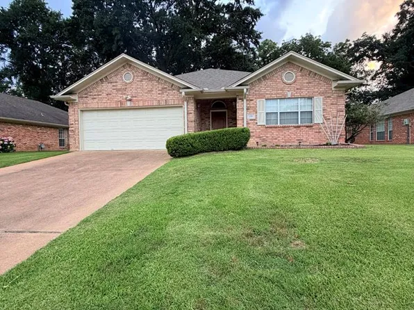115 Settlers Ct, Palestine, TX 75801