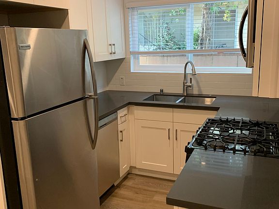 5th image of 1516 Colby Ave #2