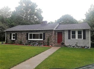 9 Crystal St, Paxton, MA 01612