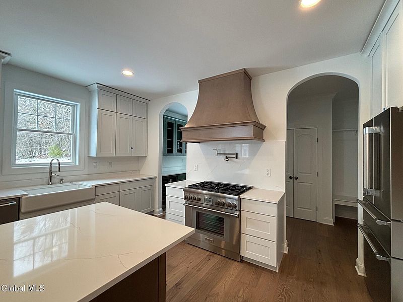 2nd image of 14 Brookhaven Court