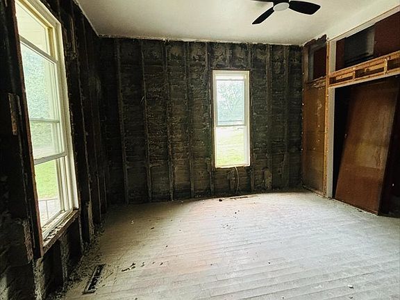 4th image of 420 N Fountain St
