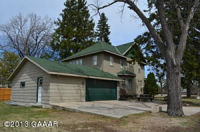 2nd image of 606 Hagenson St