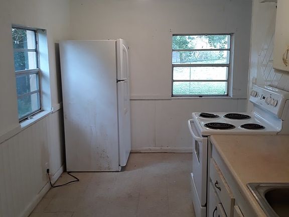 5th image of 414 1/2 Miami St #B
