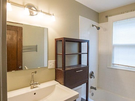 2nd image of 1125 Northwest Blvd #1125