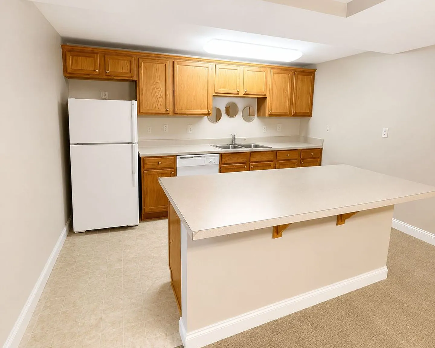 Oaks Apartments — Photo 2