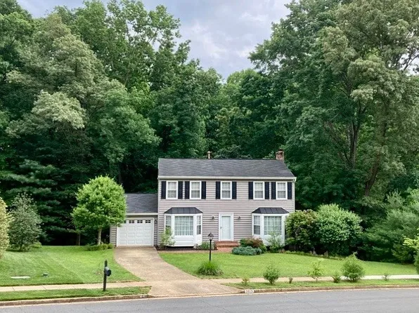 9615 Podium Dr, Vienna, VA 22182