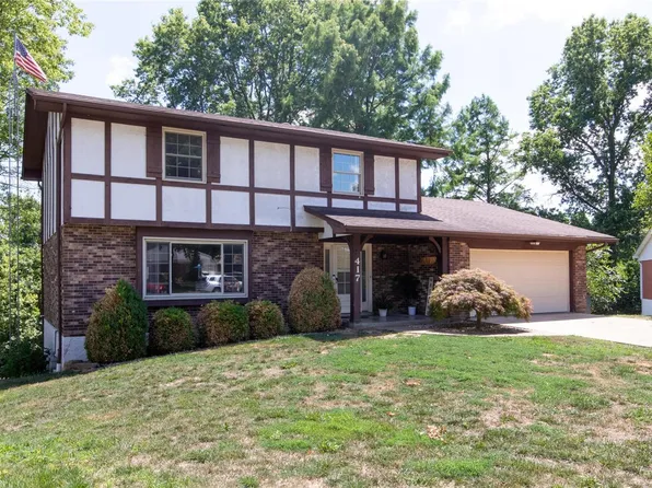 417 Warrensburg Dr, Belleville, IL 62223